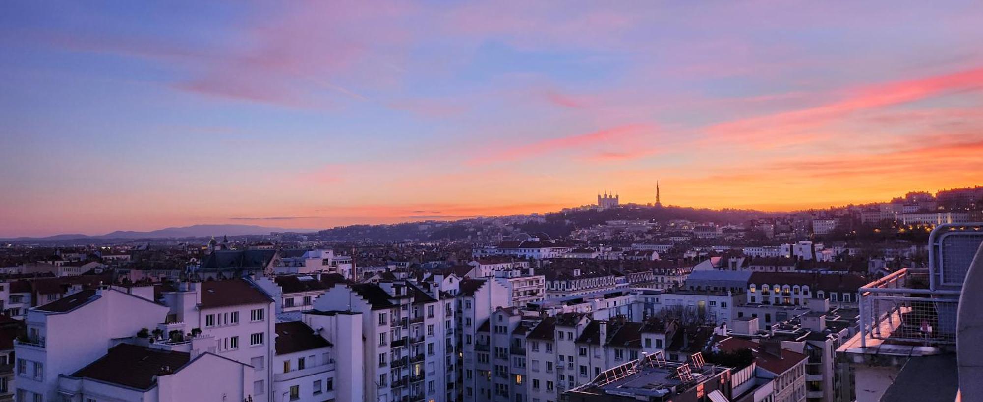 Plein Sud Terrasse Climatisation Garage Netflix Apartment ลียง ภายนอก รูปภาพ
