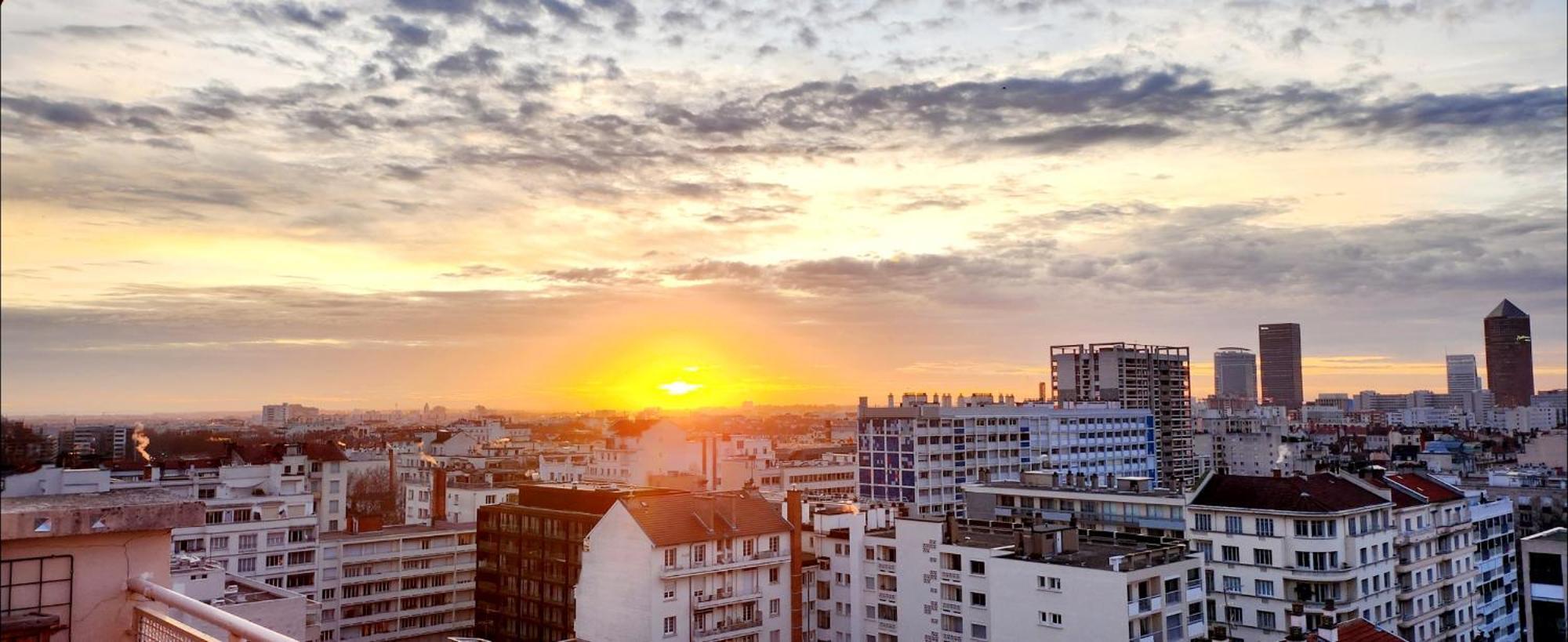 Plein Sud Terrasse Climatisation Garage Netflix Apartment ลียง ภายนอก รูปภาพ